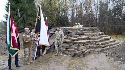 Brīvības cīņu sākums - Artura Jansona varoņdarbs | Brīvības cīņu 1.kauju vietas pieminekļa pamatne. Brīvības cīņu sākums - Artura Jansona varoņdarbs | Brīvības cīņu 1.kauju vietas pieminekļa pamatne.
