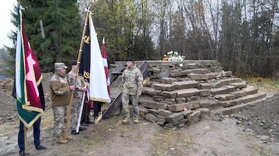 Brīvības cīņu sākums - Artura Jansona varoņdarbs | Brīvības cīņu 1.kauju vietas pieminekļa pamatne.