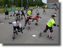 Rīgā ir atklāta bezmaksas skrituļslidošanas skola 2012 Bildes